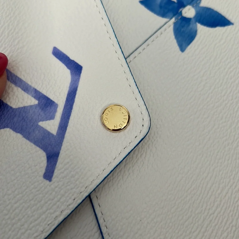 Brand new LV Kirigami pouch - Picture 6 of 7